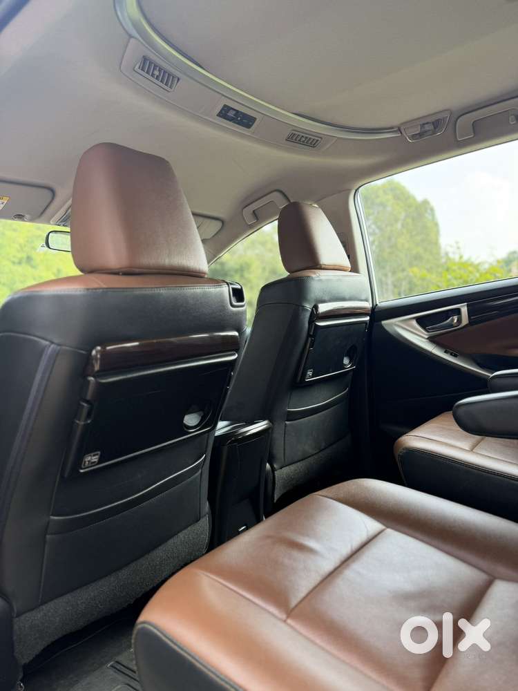 Toyota Innova Crysta [2020-ongoing] 2.4 Zx 7 Str, 2023, Diesel