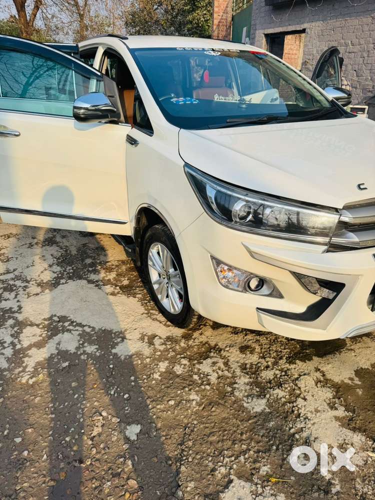 Toyota Innova Crysta 2018 Diesel Well Maintained