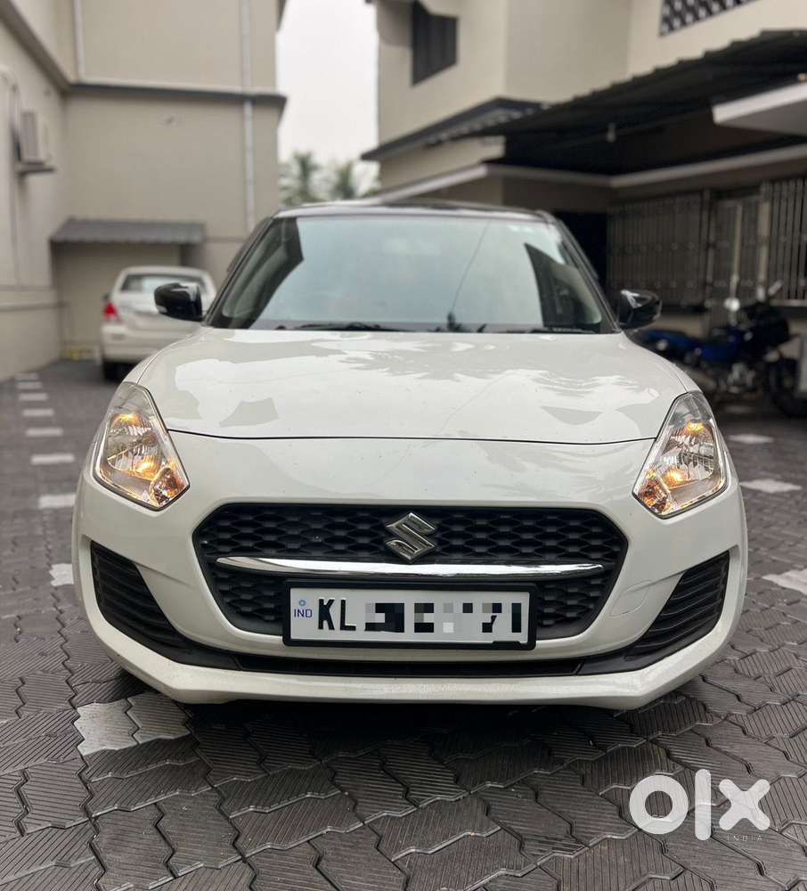 Maruti Suzuki Swift Vxi Optional, 2022, Petrol