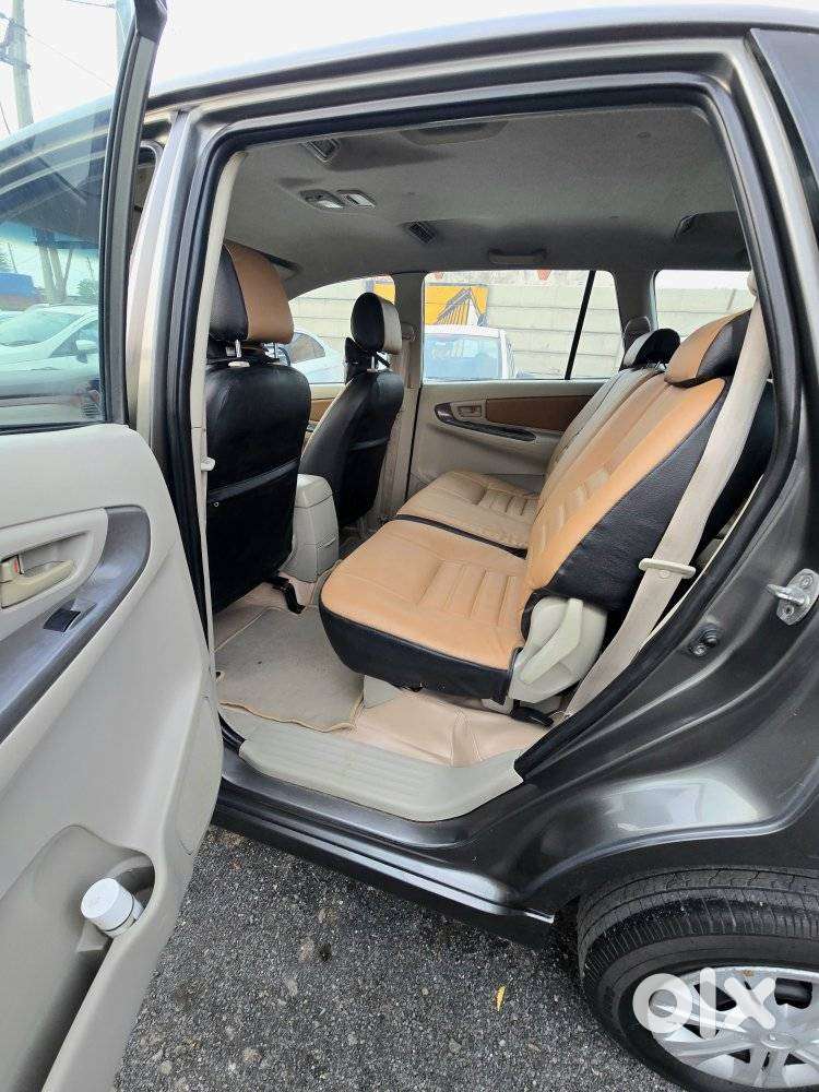 Toyota Innova 2.5 G (diesel) 8 Seater, 2012, Diesel