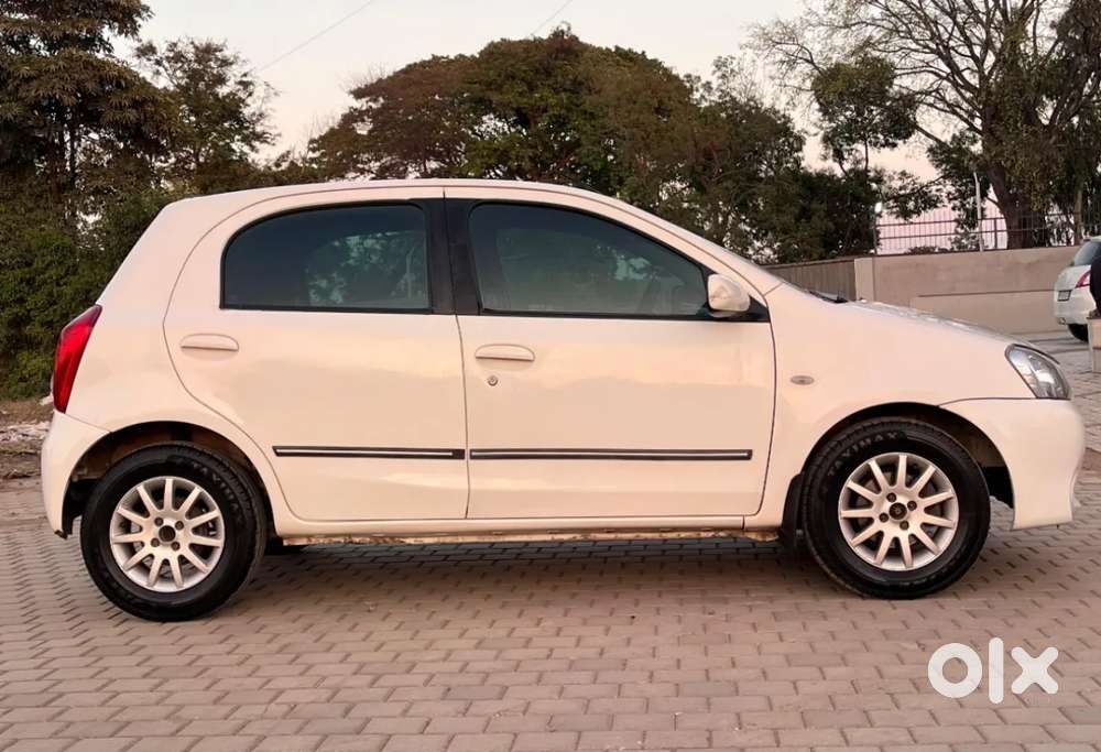 Toyota Etios Liva 1.2 G, 2012, Petrol