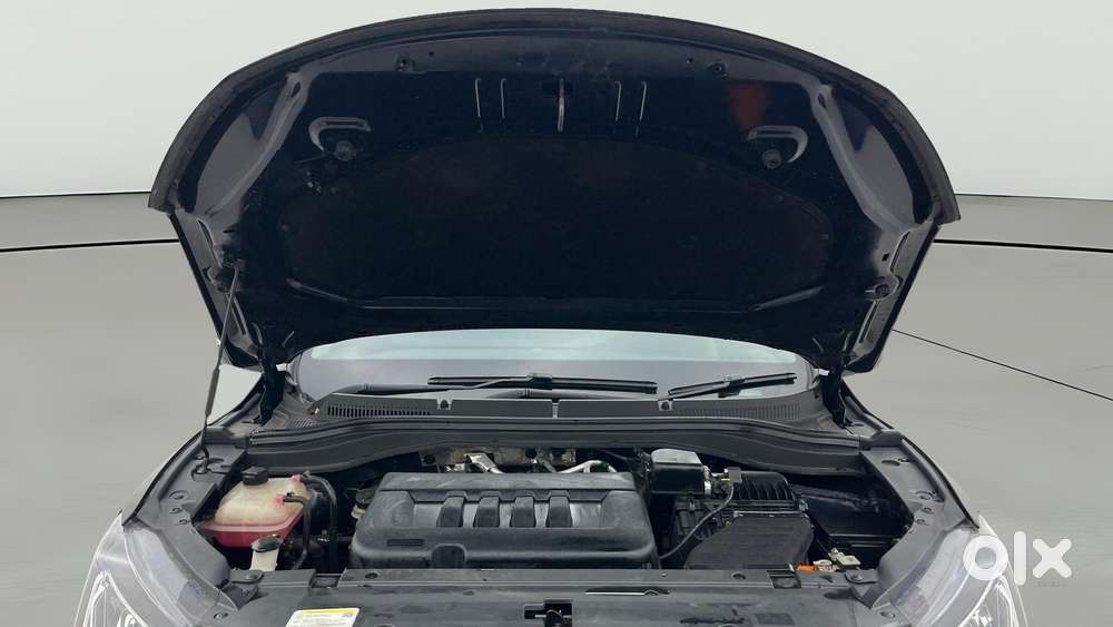 Mahindra Xuv700 2.0 Ax 5 Petrol Mt 7 Str, 2023, Diesel