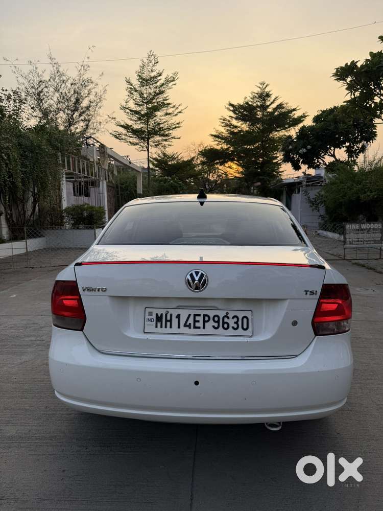 Volkswagen Vento 1.2 Tsi Highline Plus At, 2014, Petrol