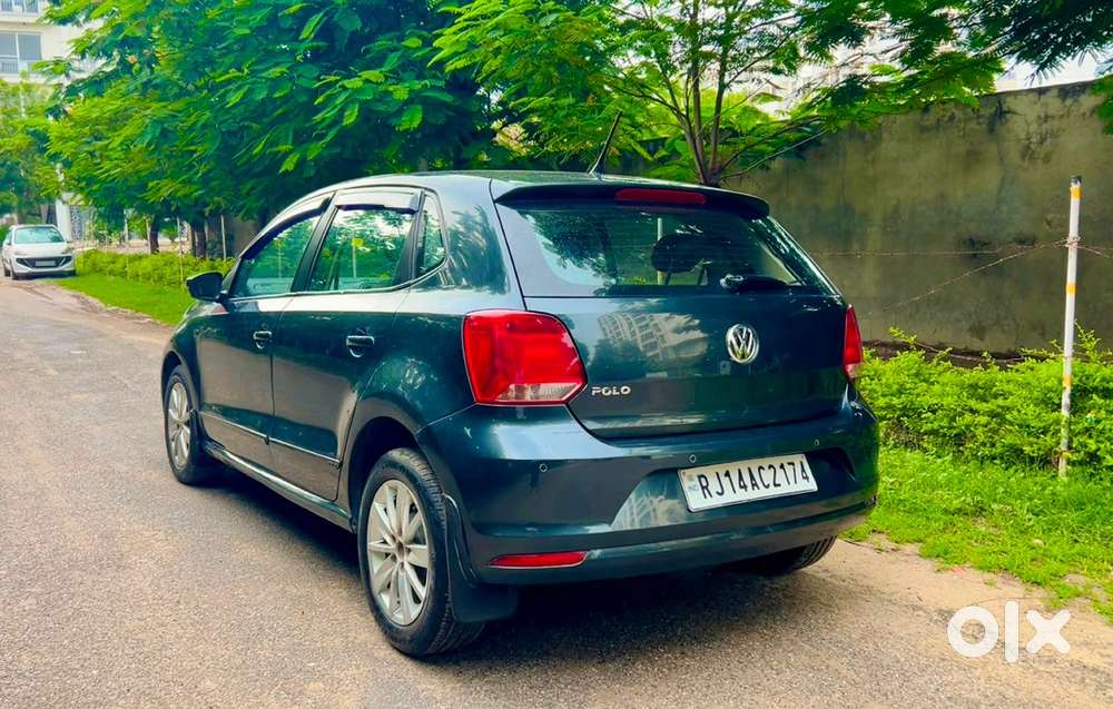 Volkswagen Polo 2015 Highline(top Variant)