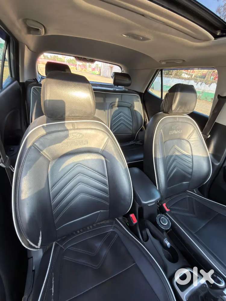 Hyundai Venue 2019 Sunroof Automatic Alloys Wheels Push Button Start