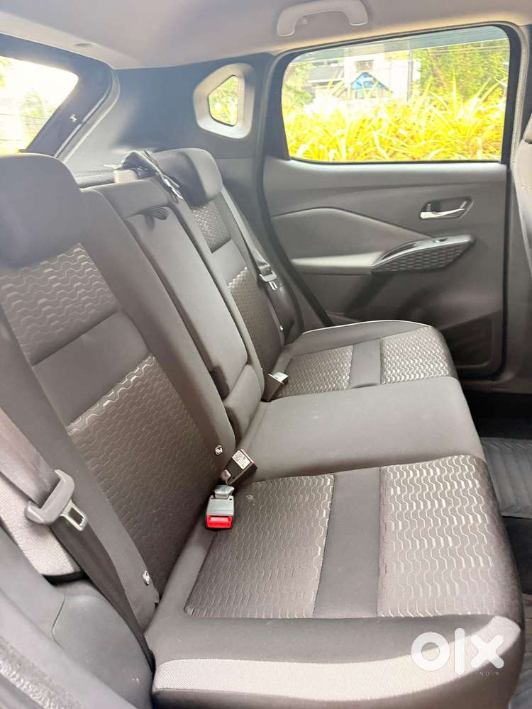 Nissan Magnite N-connecta Mt, 2025, Petrol