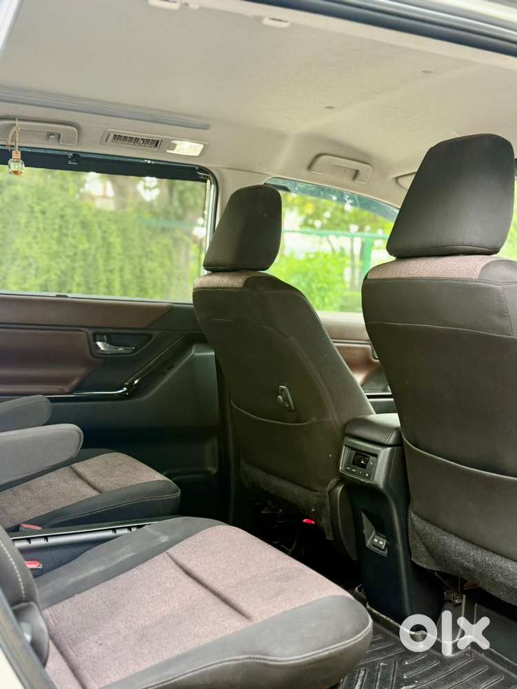 Toyota Innova Hycross 2.0 Vx Hybrid 8 Str, 2023, Cng & Hybrids