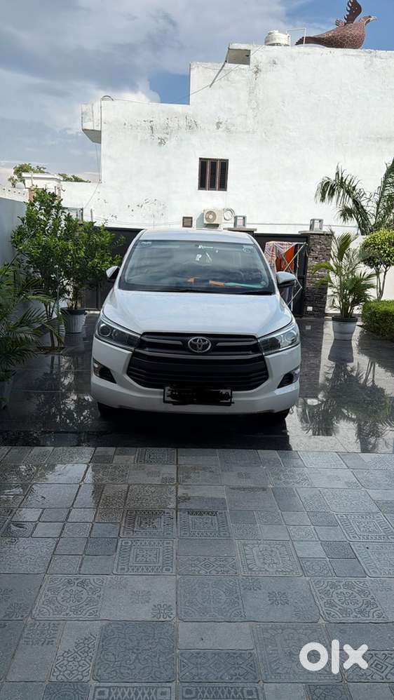 Toyota Innova Crysta 2017 Car