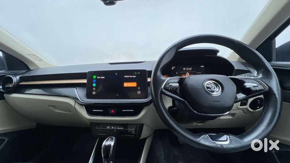 Skoda Slavia Style 1.0l Tsi At, 2022, Petrol