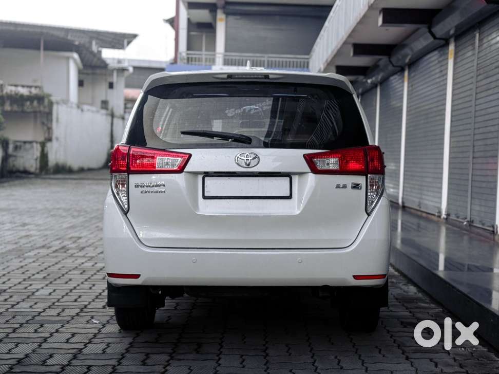 Toyota Innova Crysta 2.8z Automatic, 2016, Diesel