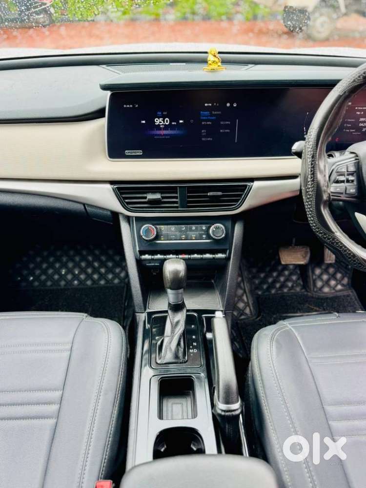 Mahindra Xuv700 2.2 Ax 5 Diesel At 7 Str, 2023, Diesel