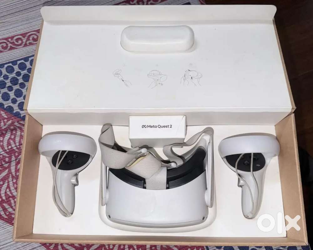 Meta Oculus Quest 2 VR headset 128 gb with box and remotes