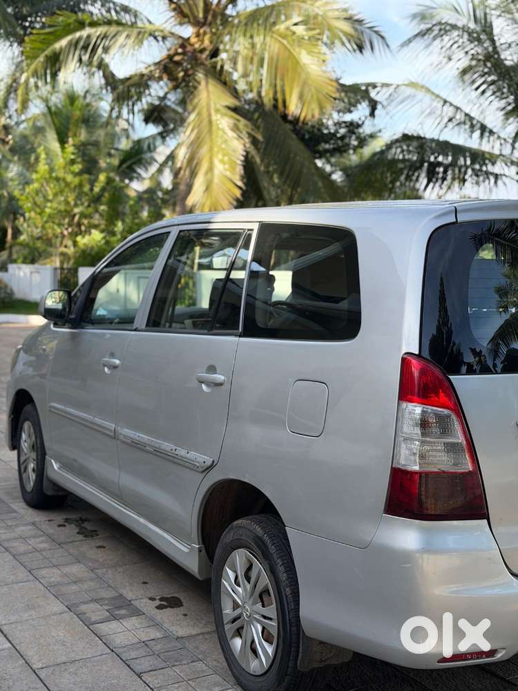 Toyota Innova 2012 Diesel 240000 Km Driven