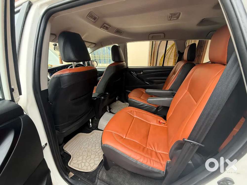 Toyota Innova Crysta Diesel 2.4 Gx 7 Seater