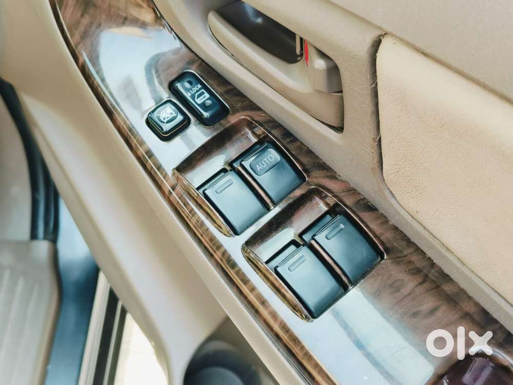 Toyota Innova 2.5 G (diesel) 7 Seater Bs Iv, 2015, Diesel