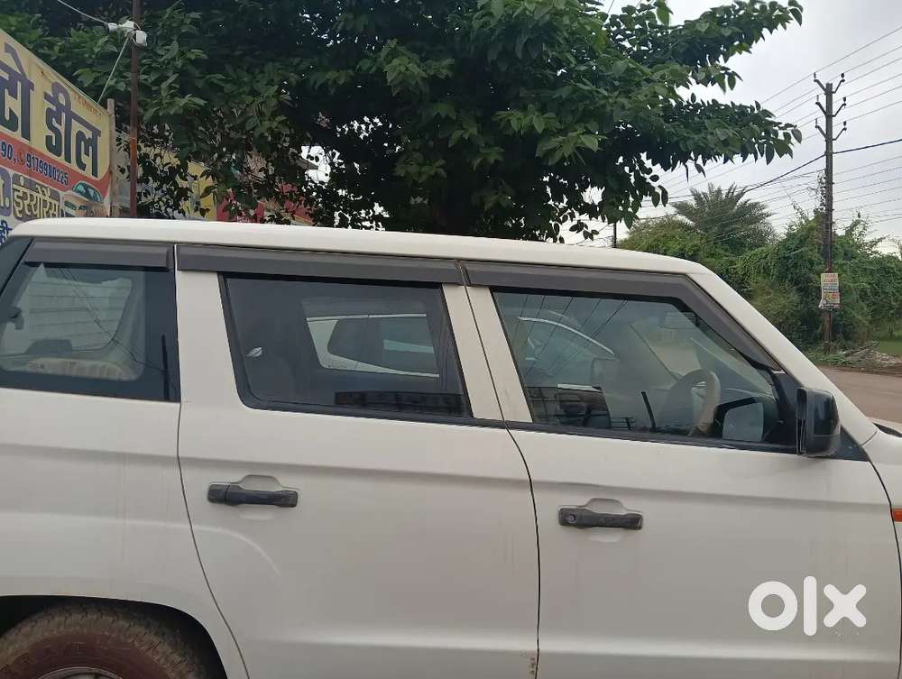 Mahindra Tuv 300 2018 Diesel 100000 Km Driven