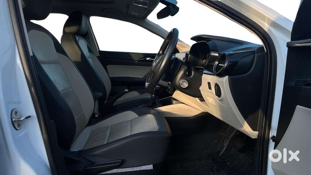 Skoda Slavia 1.0 Tsi Style At, 2023, Petrol