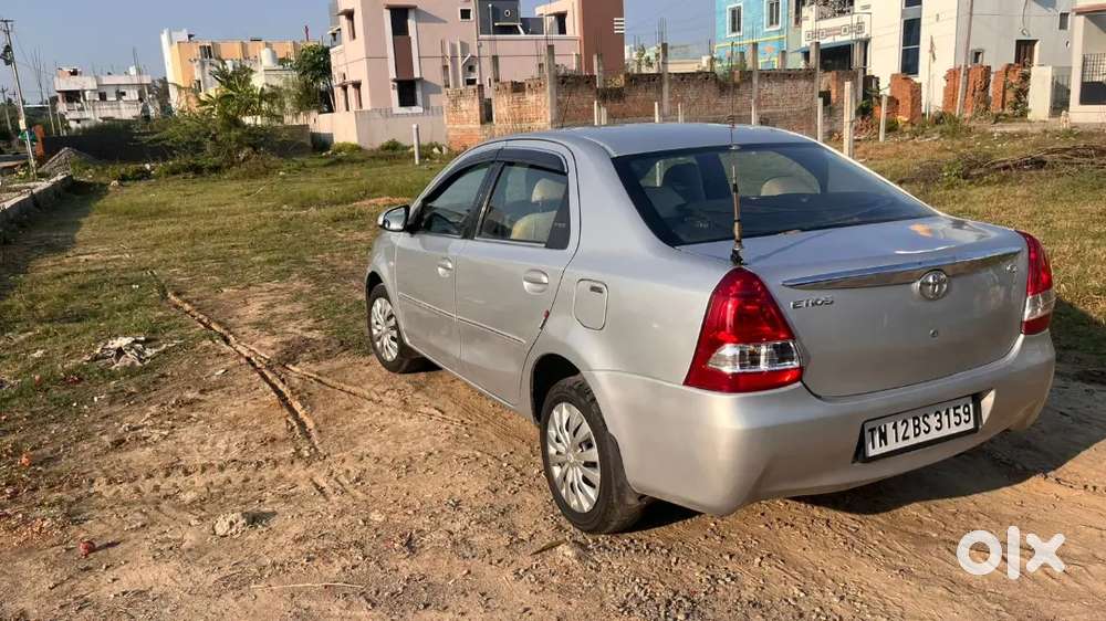 Toyota Etios 1.5 G 2013 Pure Petrol Genuine Service