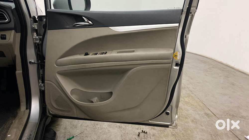 Mahindra Marazzo M8, 2018, Diesel
