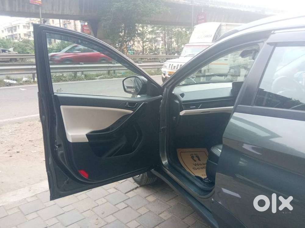 Tata Nexon Pure 1.2 S Revotron Petrol 6 Mt, 2025, Petrol