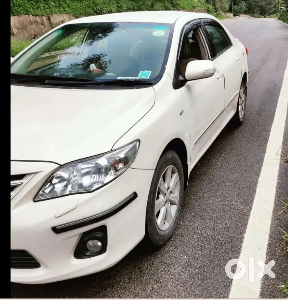 Toyota Corolla Altis 2013 Petrol Manual