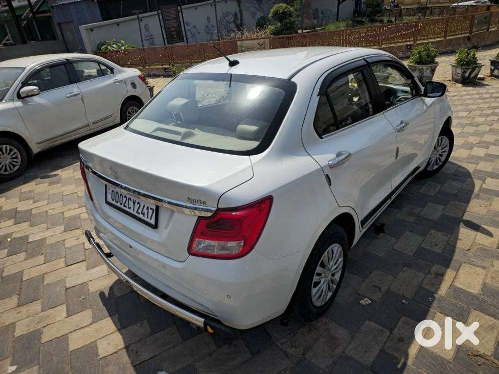 Maruti Suzuki Dzire 1.2 Vxi Cng, 2025, Cng & Hybrids