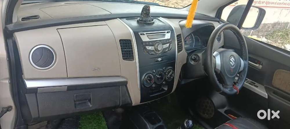 Hm Apni Car Bech Rhe H