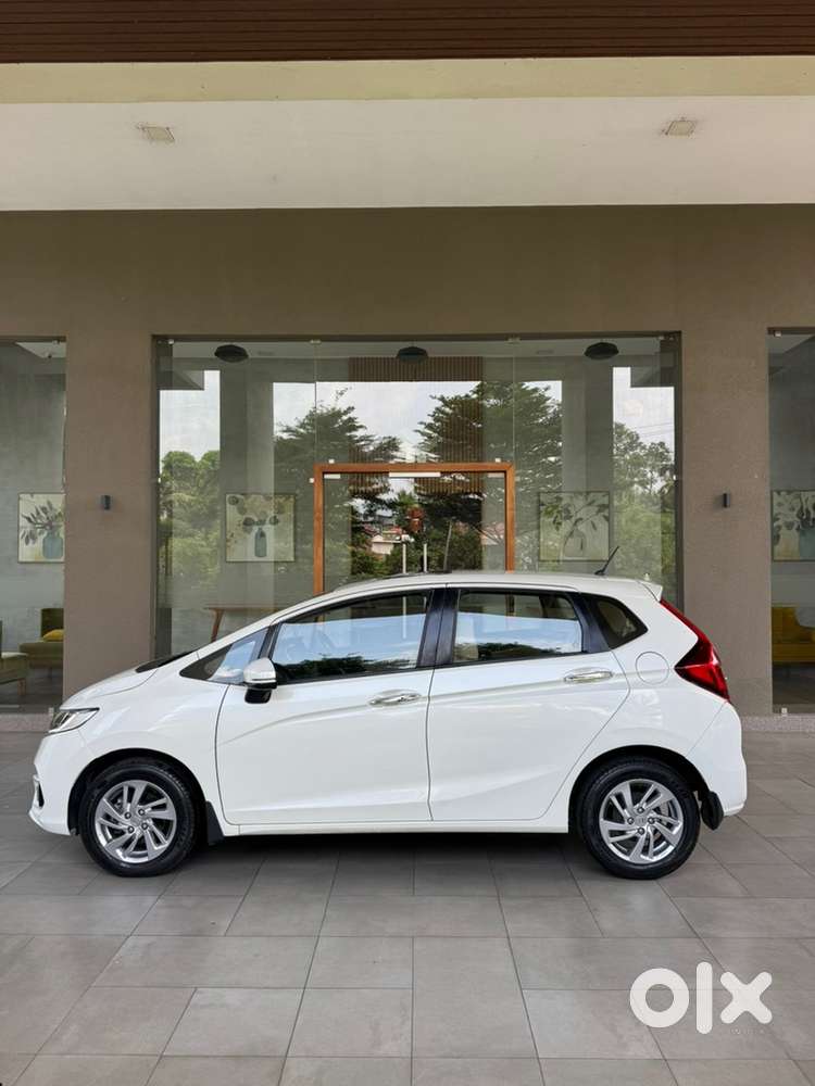 Honda Jazz. Automatic. 5000km. Top Variant.