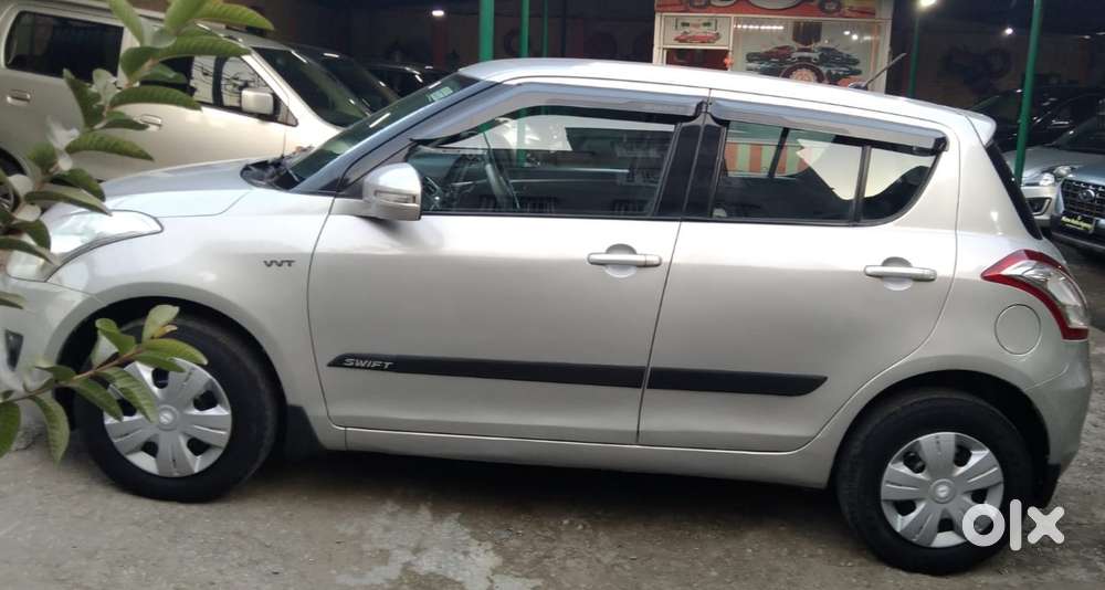 Maruti Suzuki Swift Vxi 1.2 Abs Bs-iv, 2012, Petrol