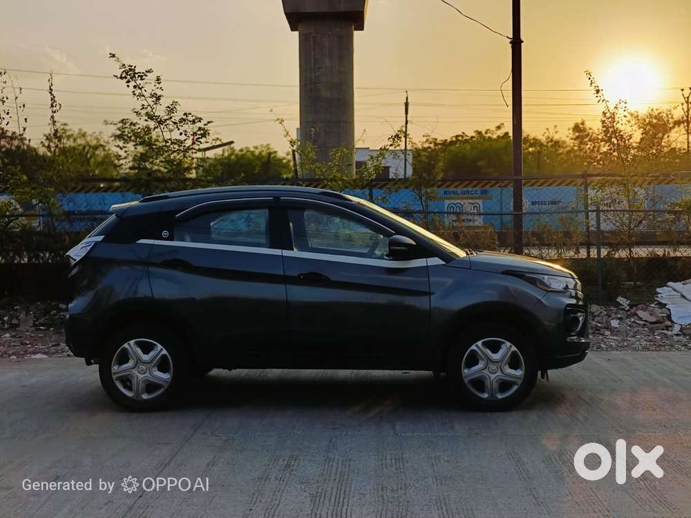 Tata Nexon, 2023, Petrol