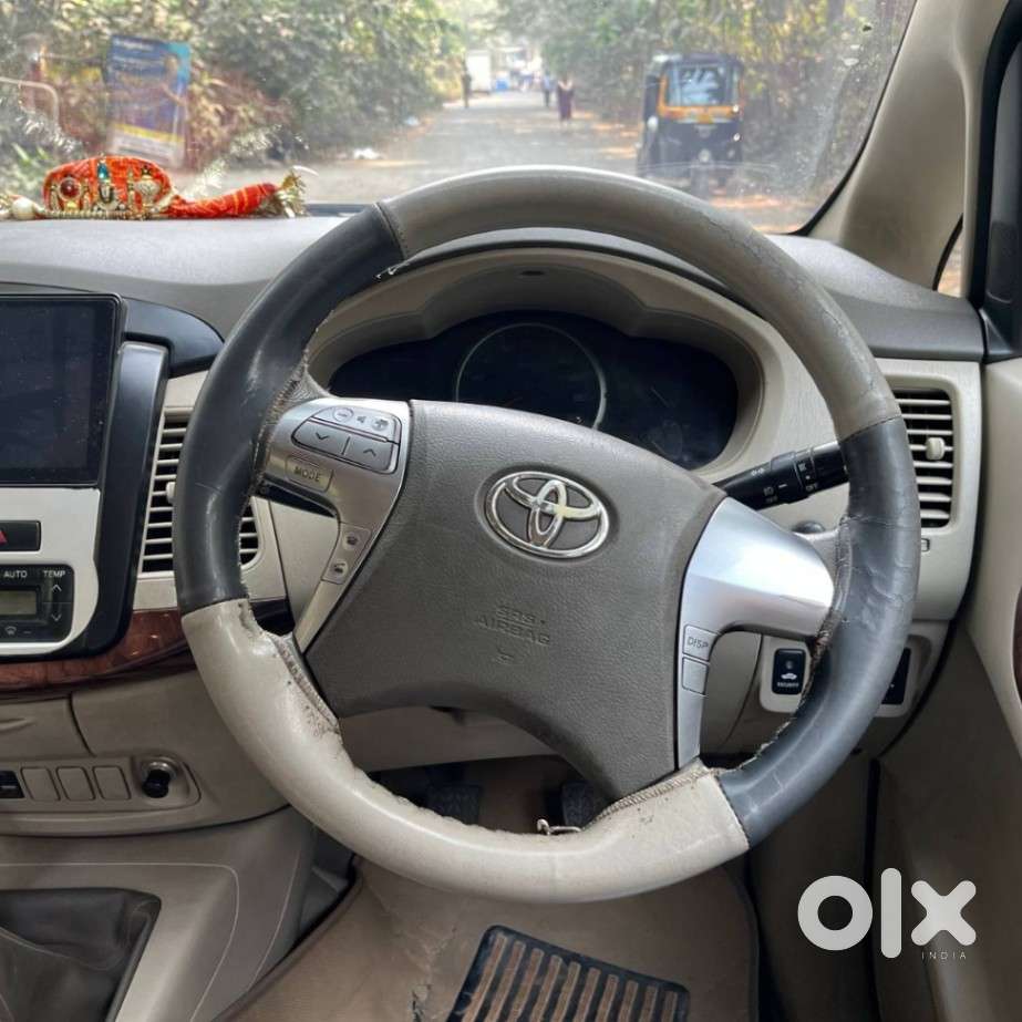Toyota Innova 2.5 Vx 8 Str Bs-iii, 2015, Diesel
