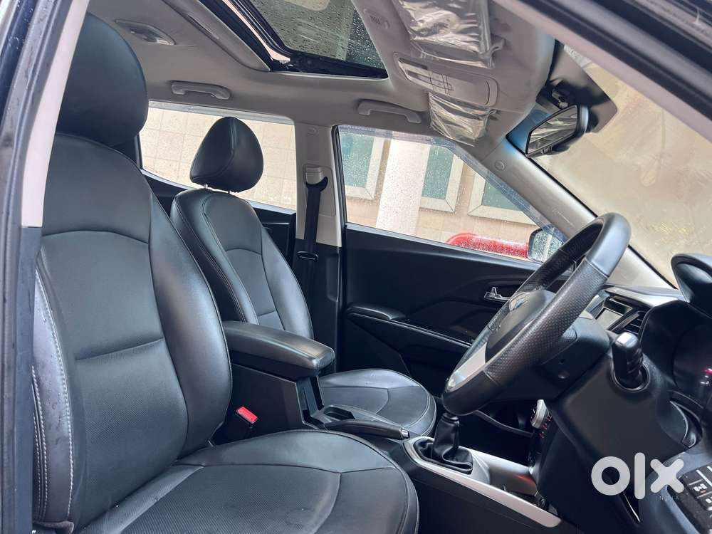 Mahindra Xuv300 W8, 2022, Petrol