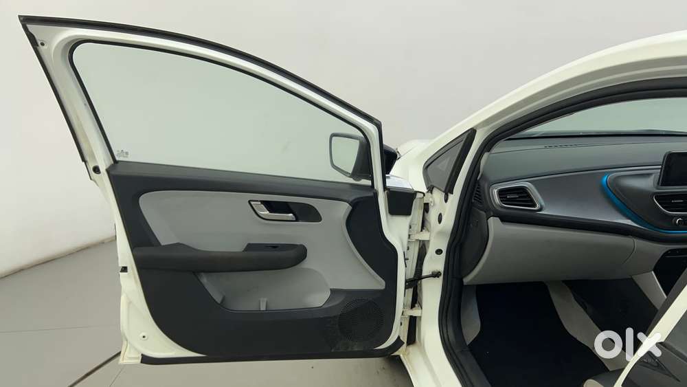 Tata Altroz Xz, 2020, Petrol