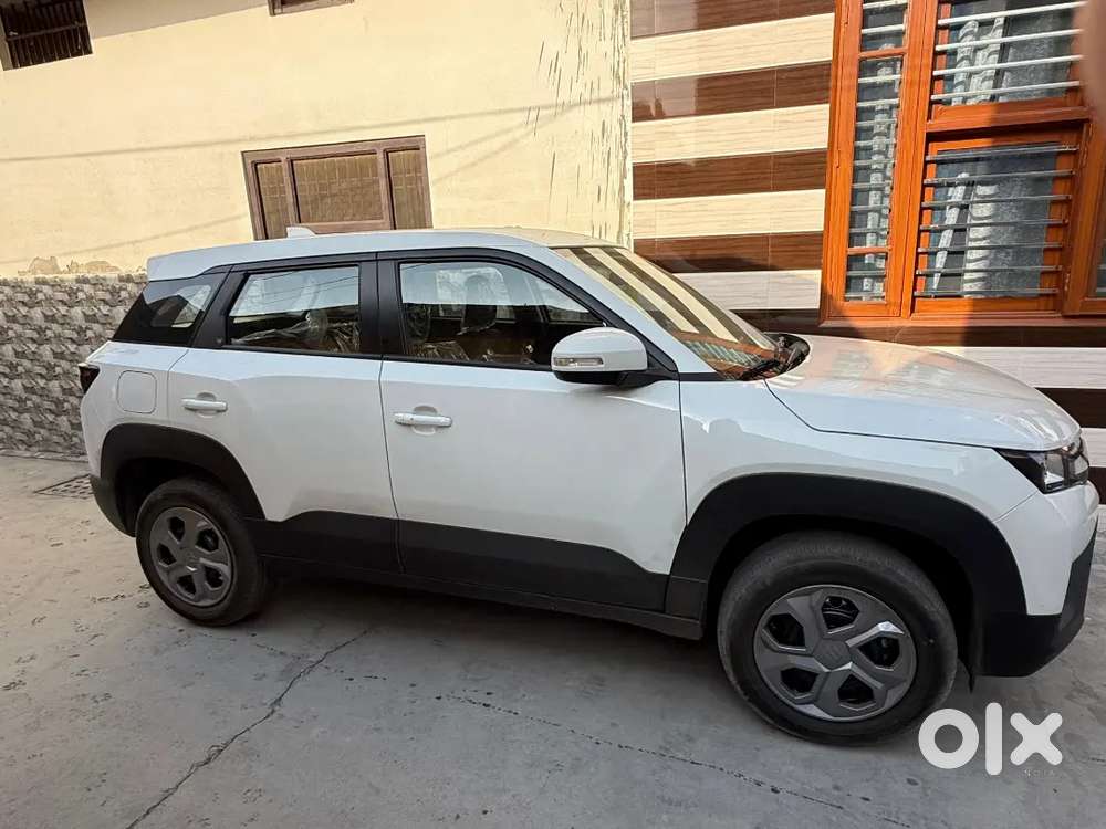 Maruti Brezza Lxi 2026