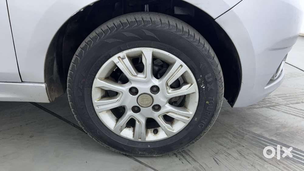 Tata Tiago Xza, 2017, Petrol