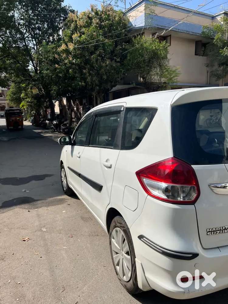Maruti Suzuki Ertiga 2016 Model Vxi/ Slightly Negotiable