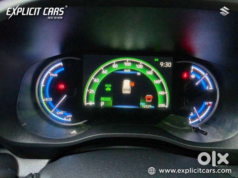 Maruti Suzuki Invicto Zeta Plus 8str, 2023, Petrol