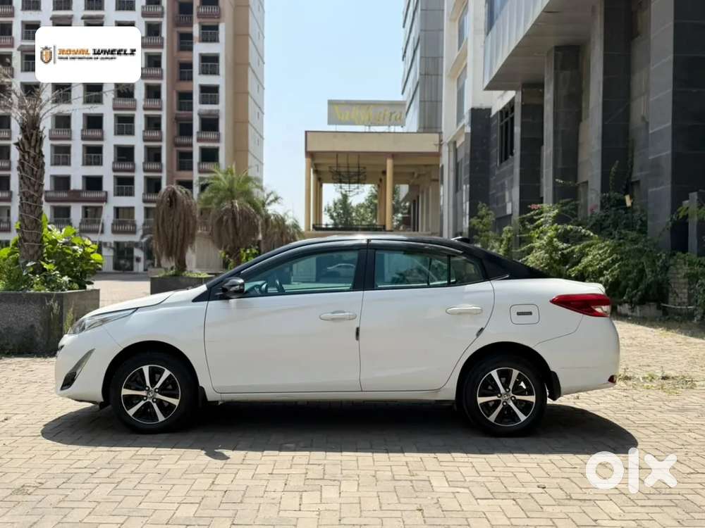 Toyota Yaris V Cvt, 2020, Petrol