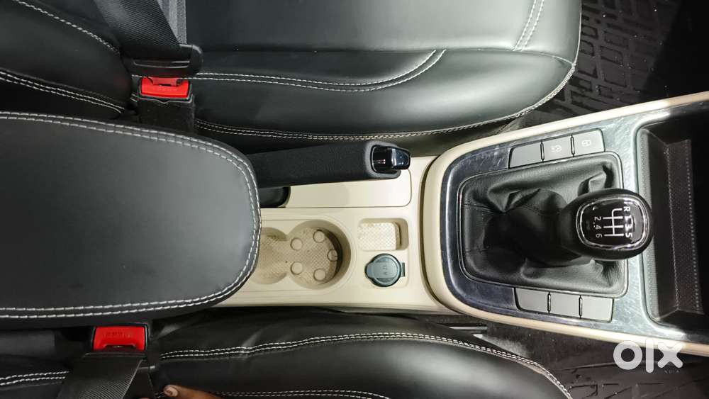 Skoda Slavia 1.0 Ambition Tsi, 2022, Petrol