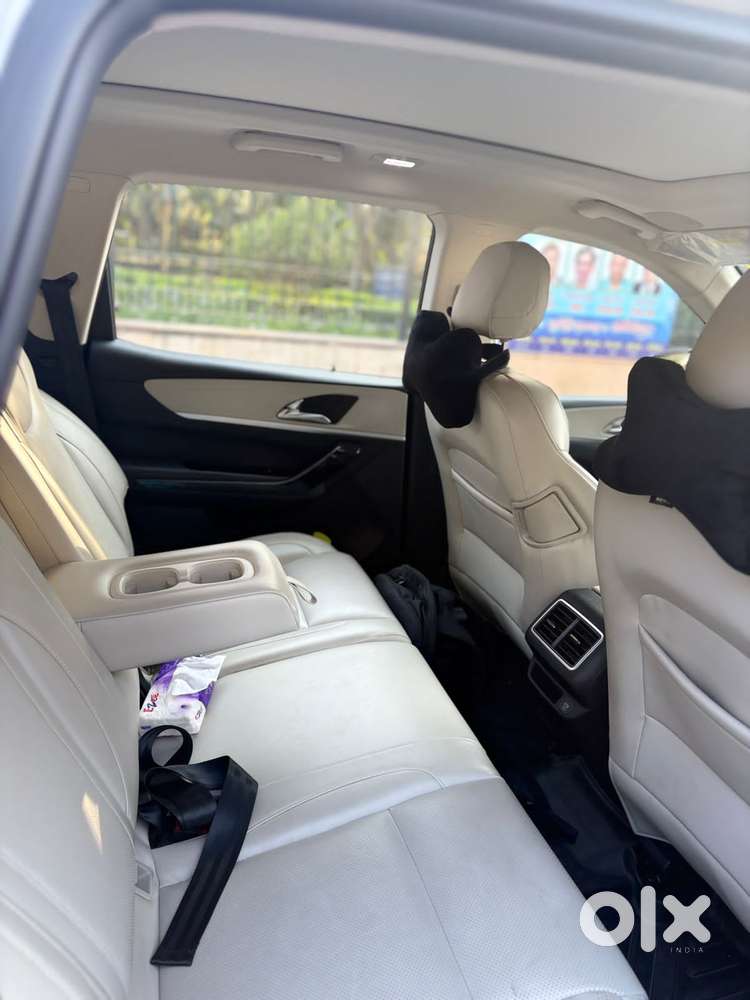 Mahindra Xuv700 Ax7l 6 Str At, 2023, Diesel