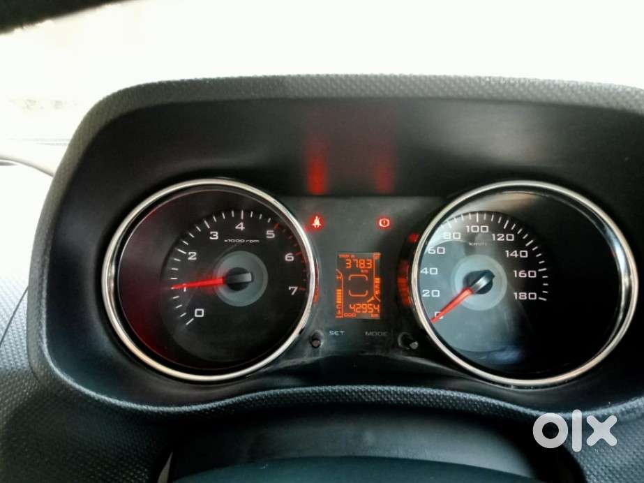 Mahindra Tuv 300 T8, 2017, Diesel