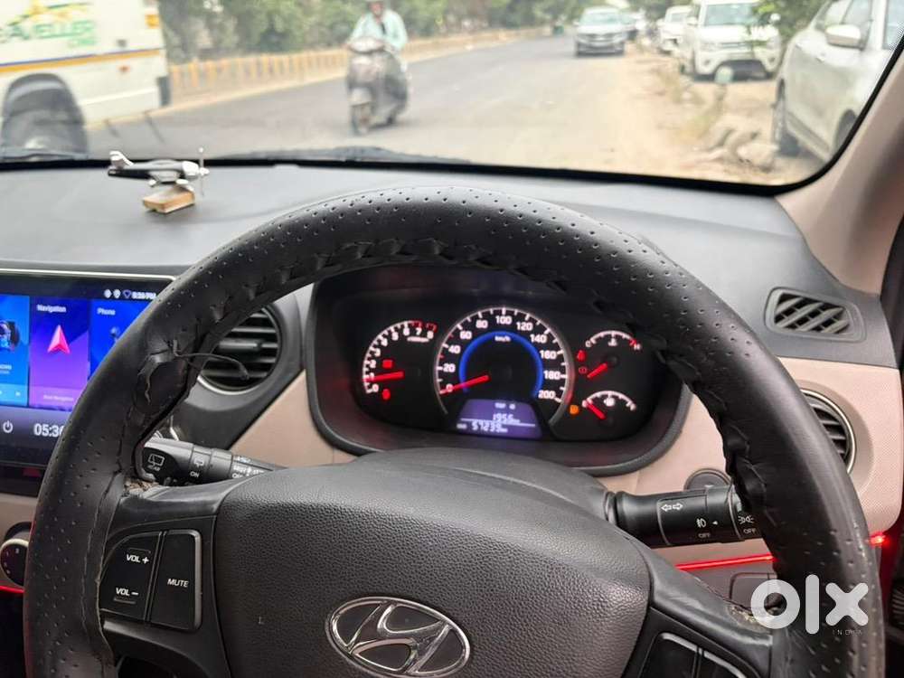 Hyundai Grand I10 2015 Top Model Petrol In Showroom Condition