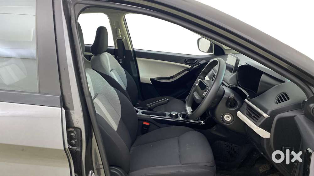 Tata Nexon Pure (s) 1.2 Petrol 6amt, 2024, Petrol