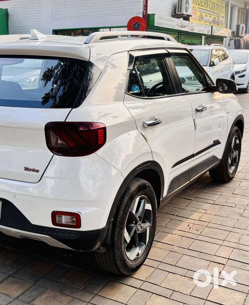 Hyundai Venue 1.0 Sx (o) Turbo Dct Dual Tone, 2019, Petrol