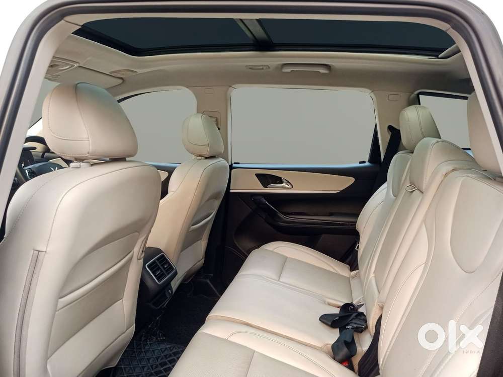 Mahindra Xuv700 2.0 Ax 7 Petrol At Luxury Pack Str, 2022, Petrol