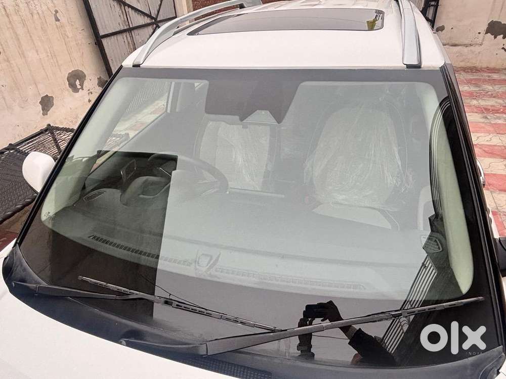 Hyundai Venue 2024 Petrol 32340 Km Driven