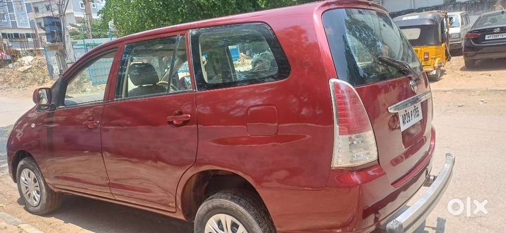 Toyota Innova 2.5 G (diesel) 8 Seater, 2006, Diesel