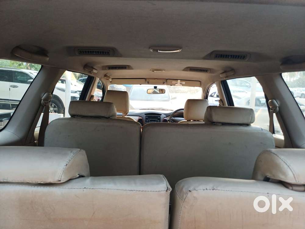 Toyota Innova Crysta 2.7 V, 2006, Petrol