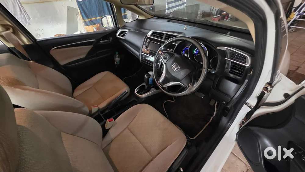 Selling My Well Maintained Honda Jazz(petrol Automatic)