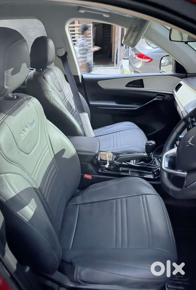 Mahindra Xuv700 Petrol 2022